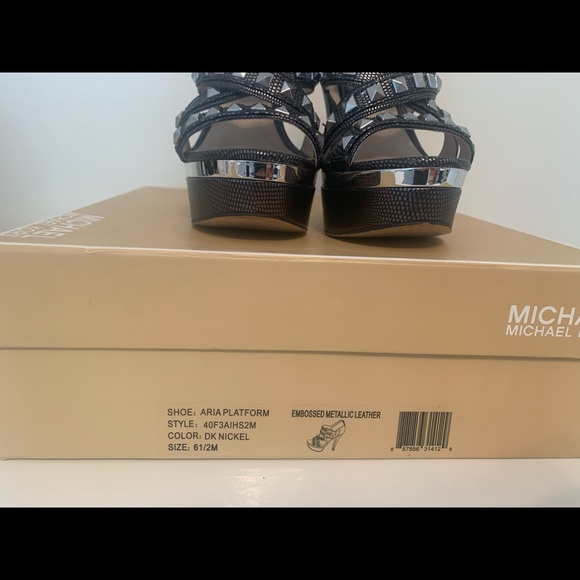 MK sandal - Picture 7 of 9